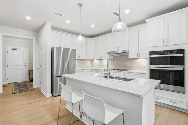 Building Photo - 4 Winslow Ln