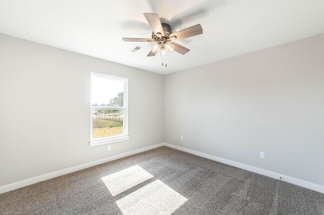 Building Photo - 2124 Brengman Dr