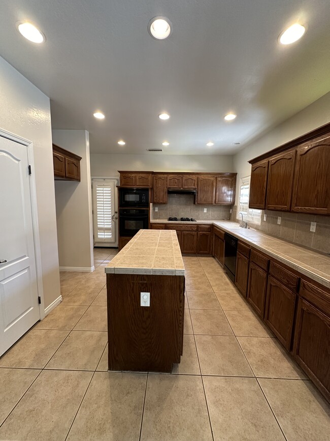 Building Photo - 229 Villa Elegante Dr