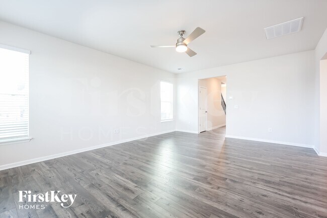 Building Photo - 1100 Mission Hill Ln