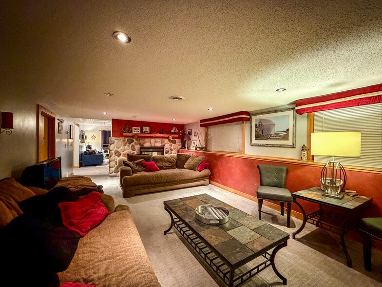 Living - 27885 Bay Shore Dr NW