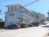 Building Photo - 286 Elm St