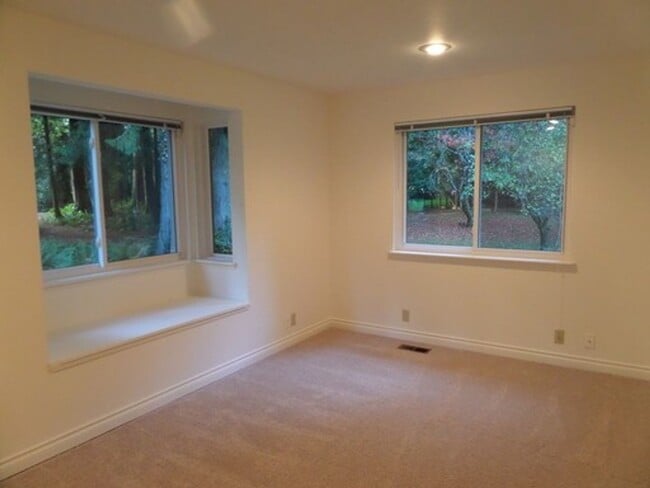 Building Photo - GREAT NEW PRICE! Gorgeous 6-Bedroom Home on 5 Acres with Tons of Privacy in Issaquah!!