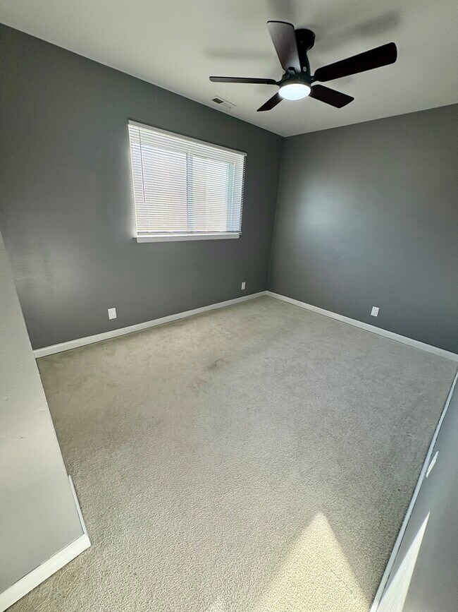 Building Photo - 2350 Carnation Dr