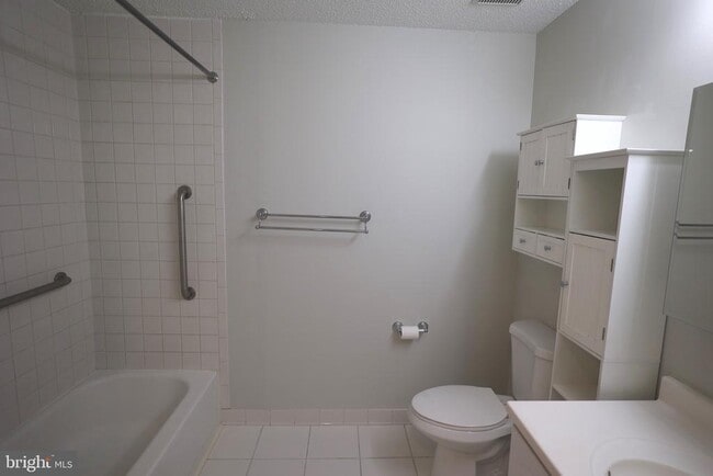 Building Photo - 20979 Timber Ridge Terrace