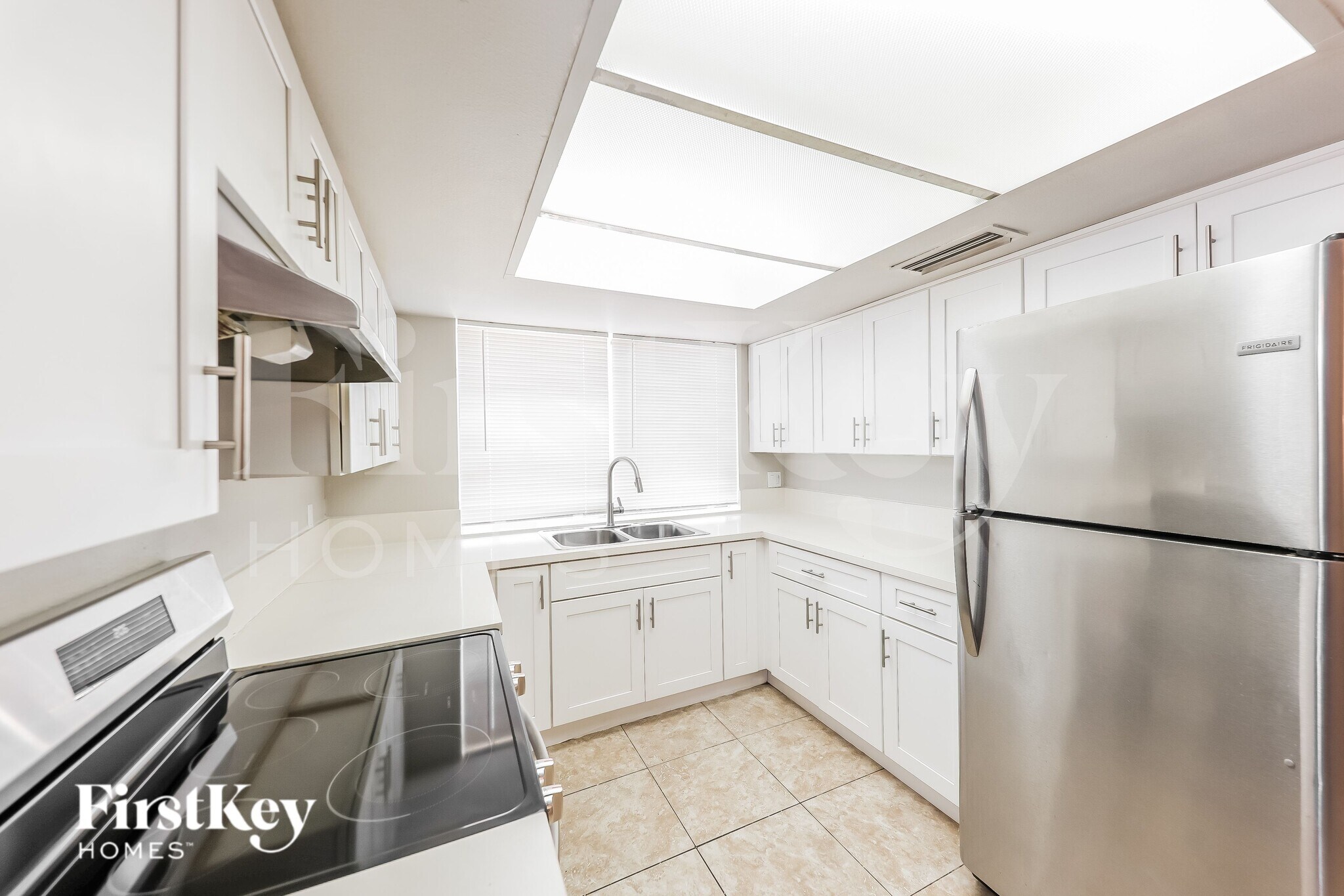 Building Photo - 3816 W Northern Ave