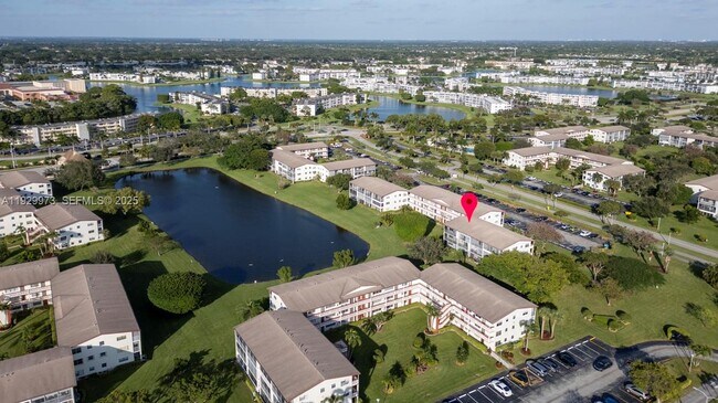 Building Photo - 130 Brighton Dr