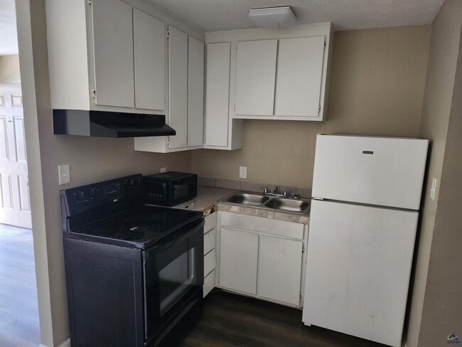 Building Photo - 216 Tabor Dr