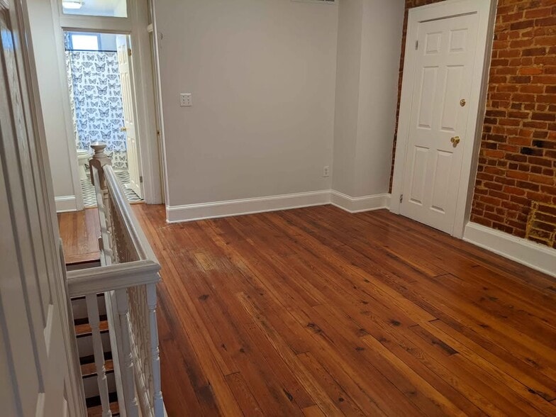 Building Photo - 34 N Linwood Ave