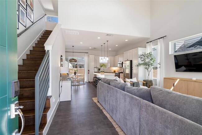 Building Photo - 1126 Linden St