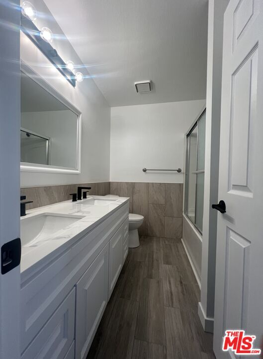 Building Photo - 30872 Janlor Dr