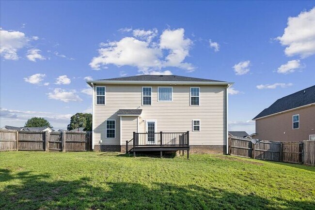 Building Photo - 3 Bedroom 2.5 Bath home in Grays Creek
