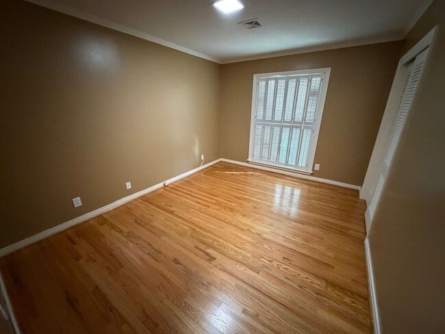 Building Photo - 3500 Patterson Dr