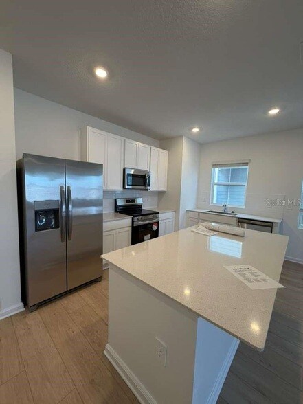 Building Photo - 5195 Loyalty Dr