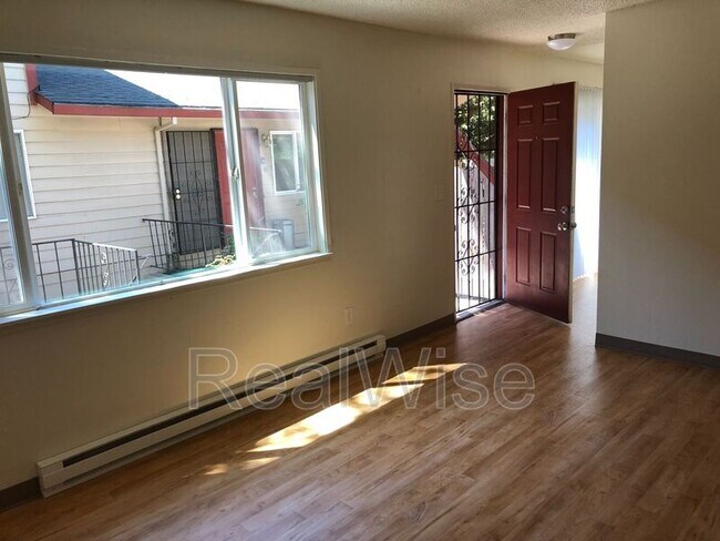 Building Photo - 13423 SE Stark St
