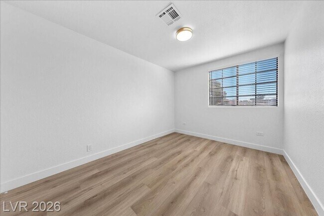 Building Photo - Beautifully 3 bedroom updated home located in the guard-gated Los Prados Golf Community!