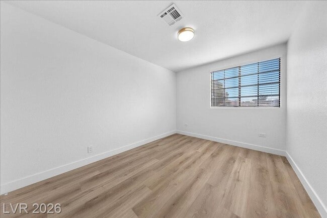 Building Photo - Modern 3Bed/2.5Bath/2Car - 2 Story Home Located In The Guard-Gated Los Prados Golf Community!