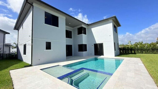 Building Photo - 19708 NE 14th Ave