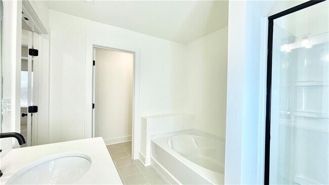 Building Photo - 5370 Brooklands Dr