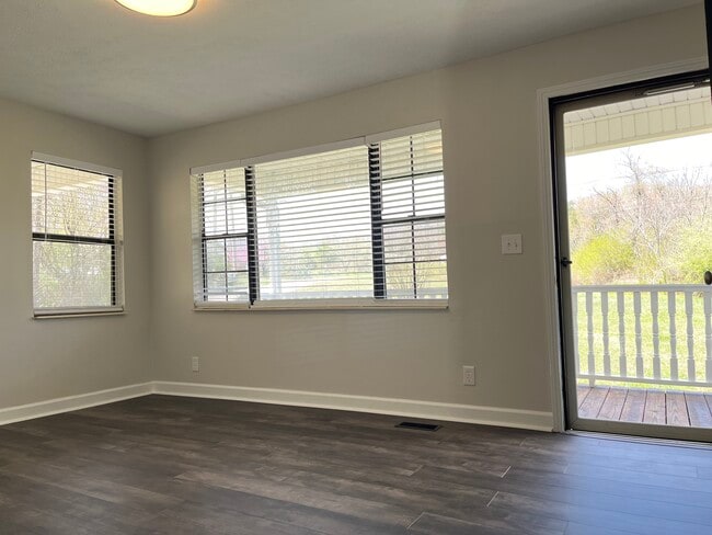 Building Photo - 1272 Gallaher Rd