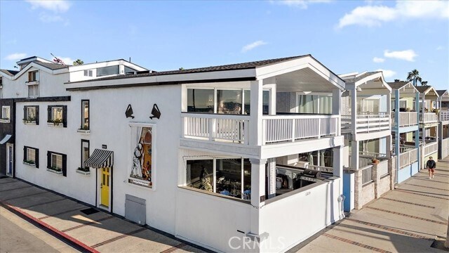 Building Photo - 2214 W Oceanfront