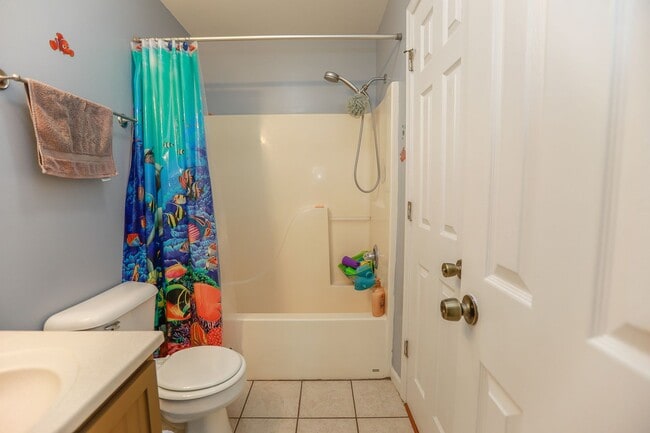 Building Photo - Modern Comfort in a Peaceful Setting – 4BR...