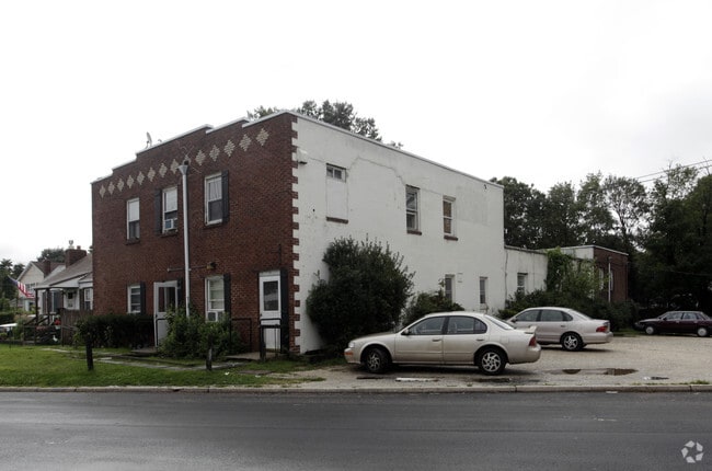 Building Photo - 56 W Hills Rd