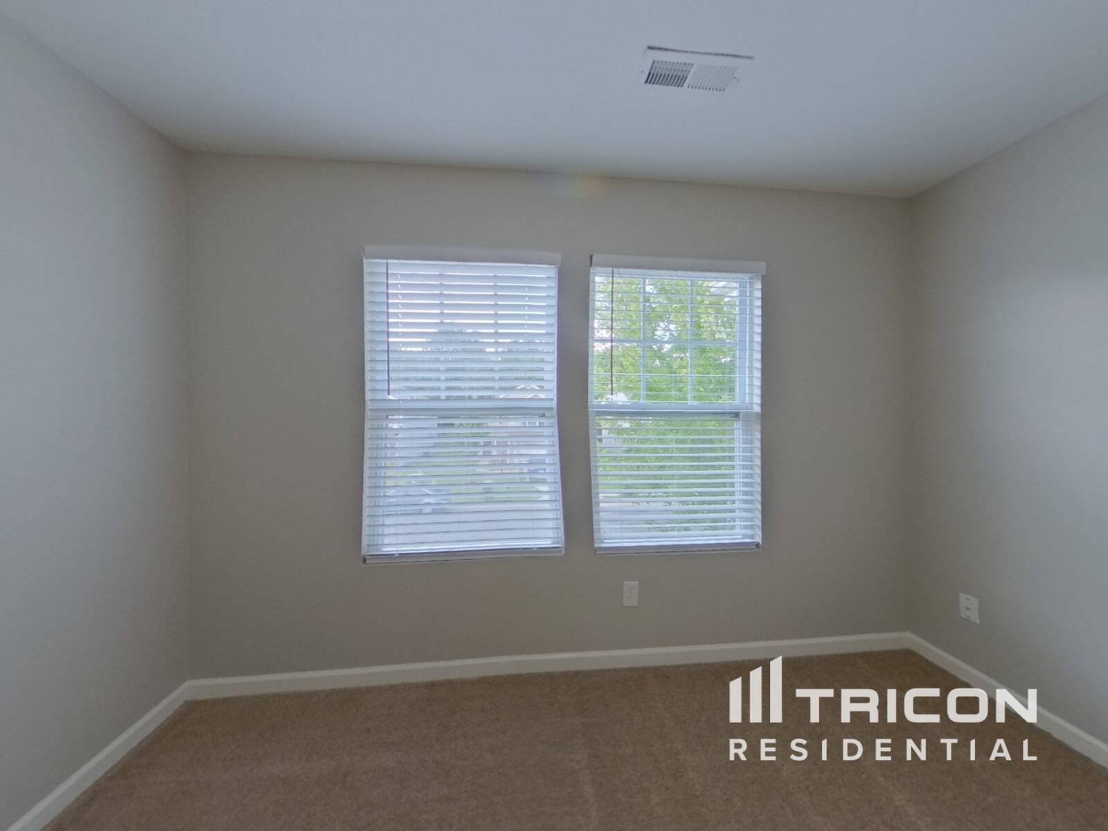 Building Photo - 15619 Lakepoint Forest Dr