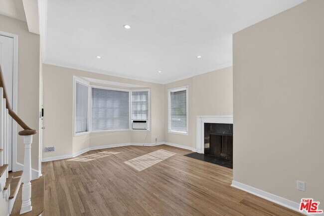 Building Photo - 215 S Gale Dr