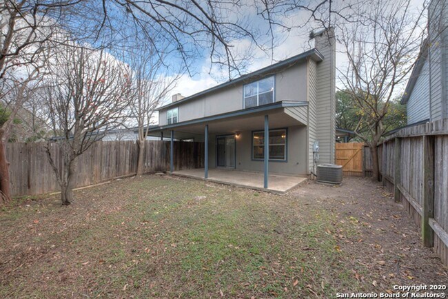 Building Photo - 3 Bedroom/2.5 Bath located in Villas at Northgate