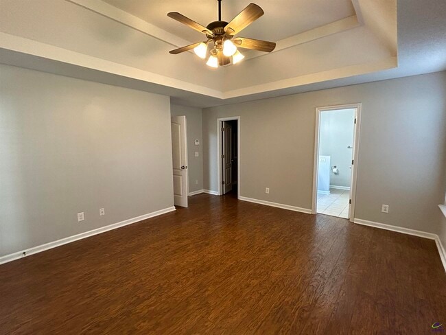 Building Photo - 166 Holly Pointe