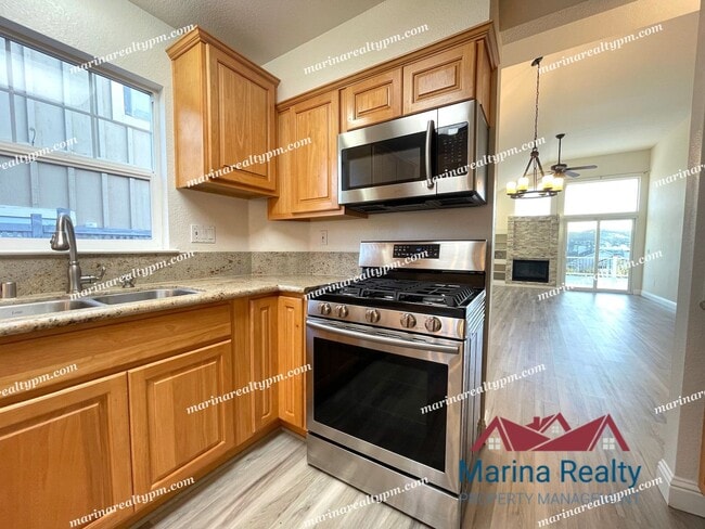 Building Photo - Available August 1st   Waterview Large Bal...