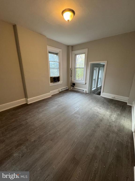 Building Photo - 521 Cherry St