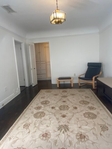 Building Photo - 2323 Las Colinas Ave