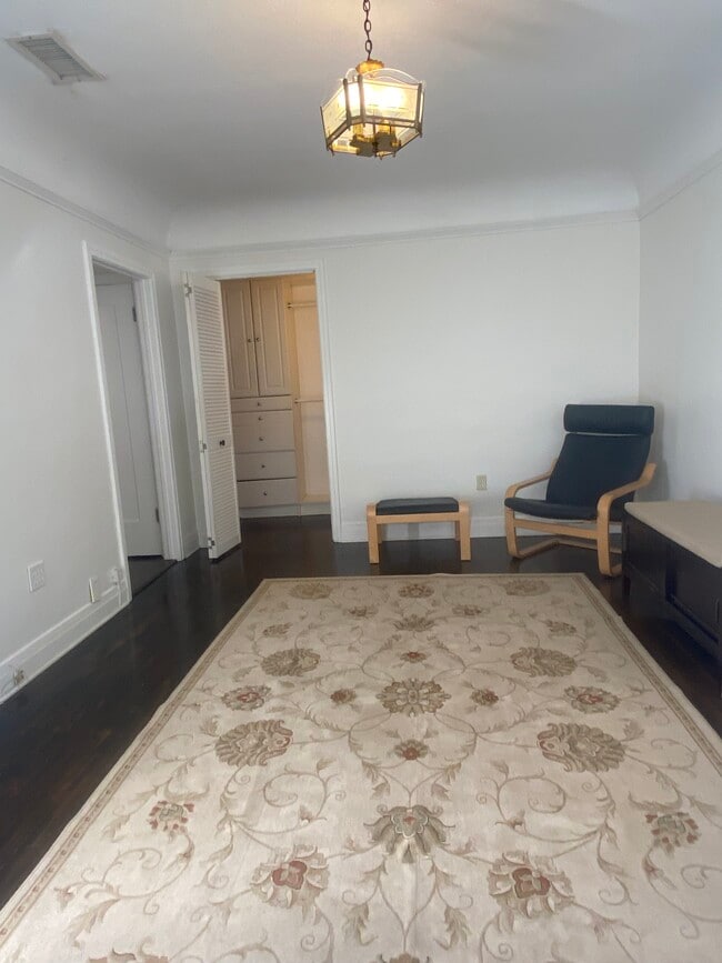 Building Photo - 2323 Las Colinas Ave