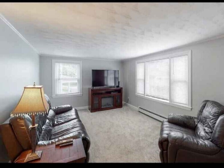 Building Photo - 71 Wilshire St