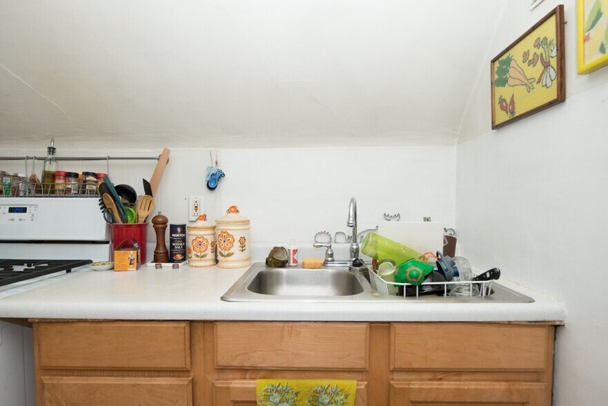 Building Photo - 2015 W Iowa St