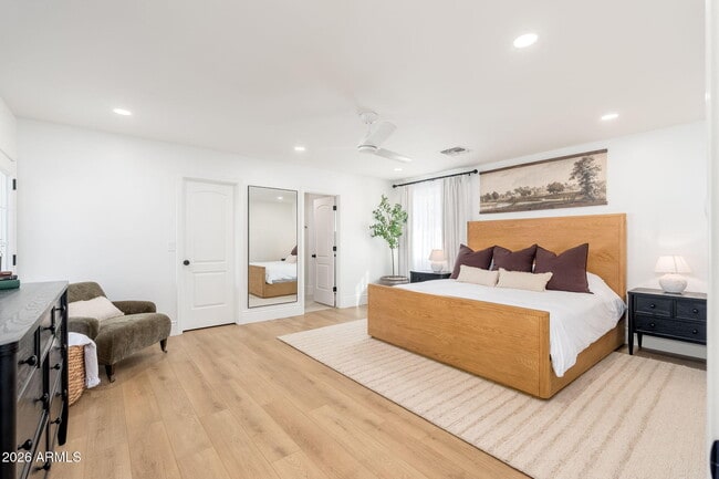 Building Photo - 4030 E Fairmount Ave