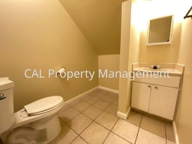 Building Photo - Two bedroom apartment in Seaside, CA