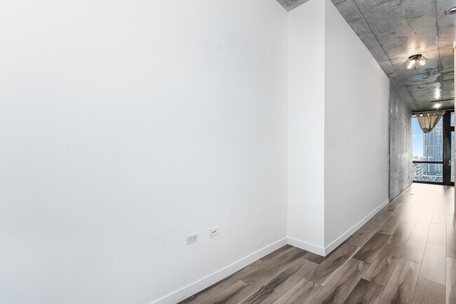 Building Photo - 235 W Van Buren St