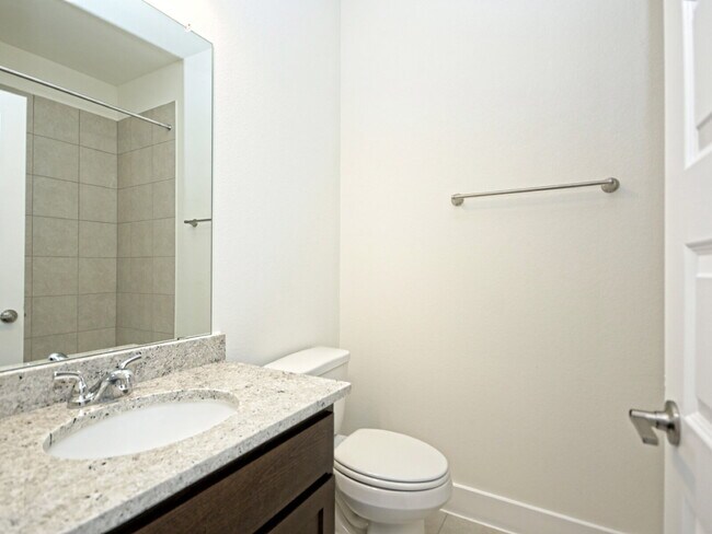 Building Photo - "Charming 3-Bedroom Condo Retreat in Georgetown with Spacious 1,517 Sq Ft Layout!"