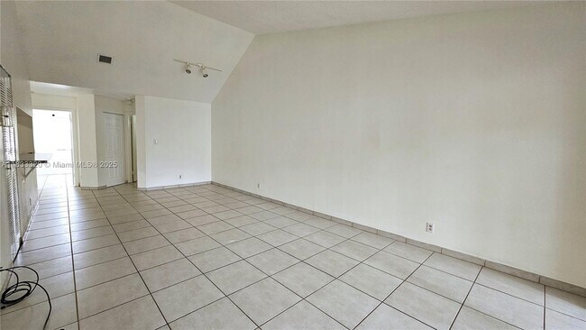 Building Photo - 9277 SW 138th Pl