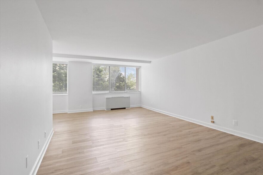 Building Photo - 301 N Beauregard St