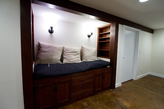 Building Photo - Charming Sabin Craftsman with Fenced Yard, Deck, and More!