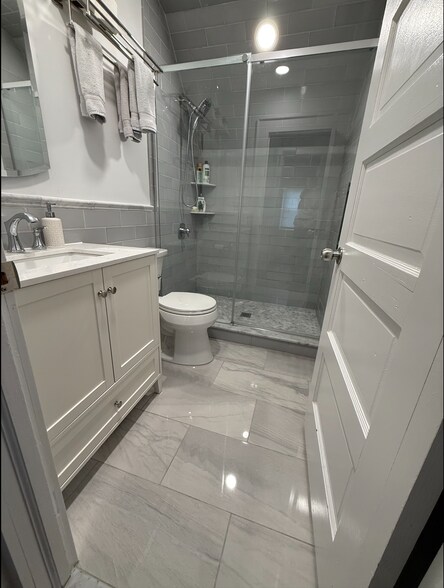 Bathroom #2 - 100 Lincoln St