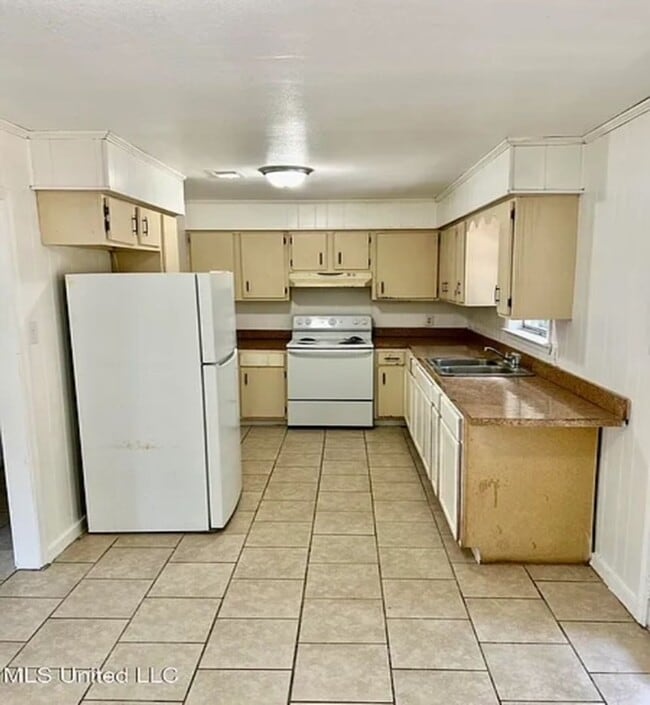 Building Photo - Gulfport 3 Bedroom