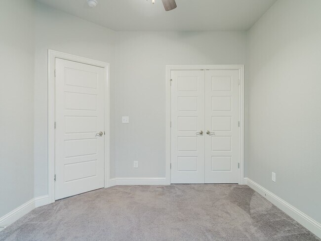Building Photo - 940 W Ashmore Landing Loop