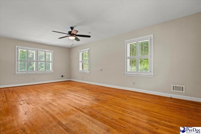 Building Photo - 726 Wisteria Dr