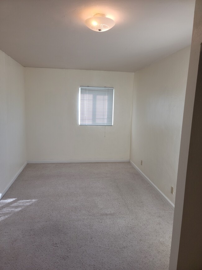 Building Photo - 36840 Camarillo Ave