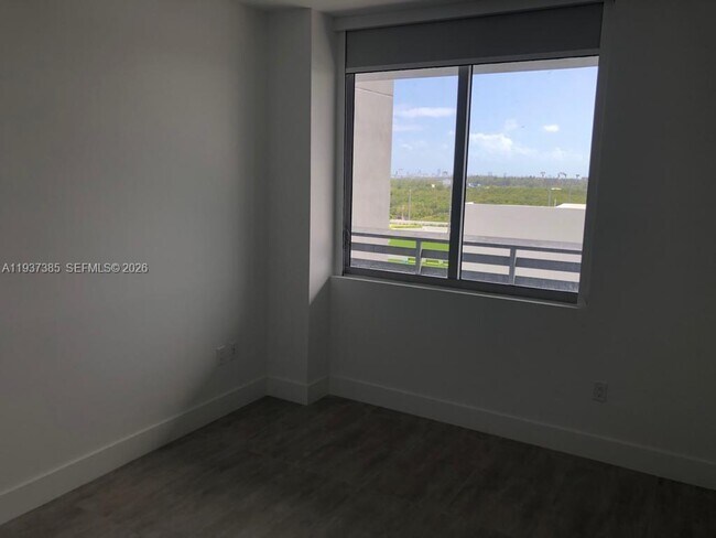 Building Photo - 16385 Biscayne Blvd